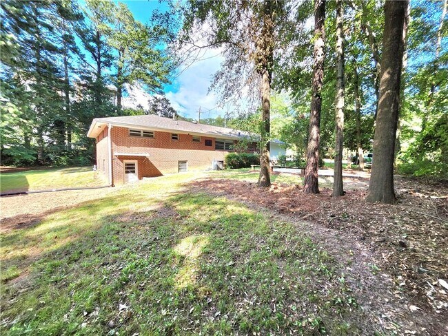 Building Photo - 2497 N Druid Hills Rd NE