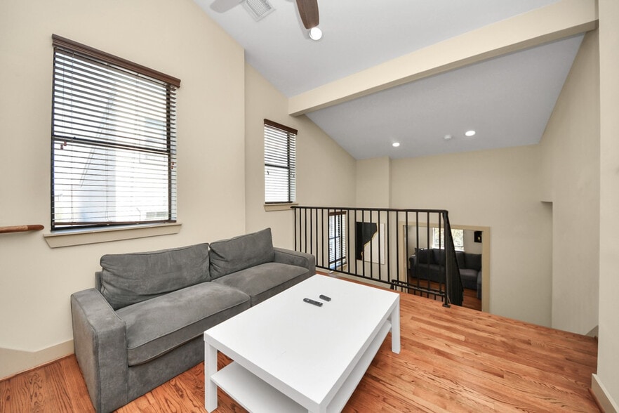 Building Photo - 4510B Inker St