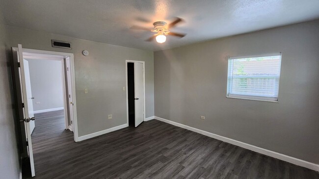 Building Photo - All Fresh and New! 3 bedroom home Availabl...