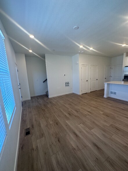 Building Photo - 4390 Timnath Pkwy