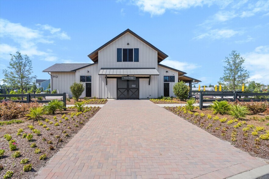 Building Photo - 392 Parish Farms Dr