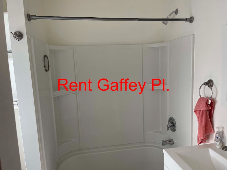 Building Photo - 827 N Gaffey Pl