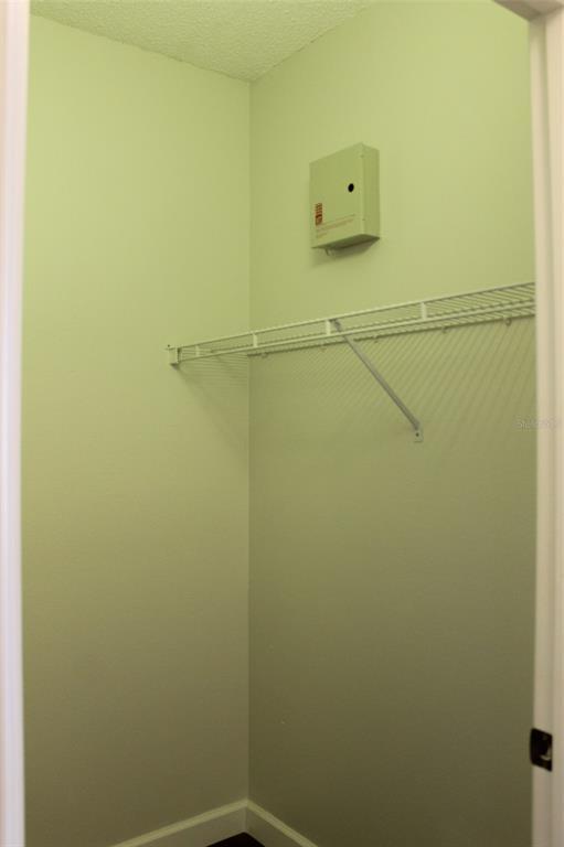 Building Photo - 550 Cranes Way