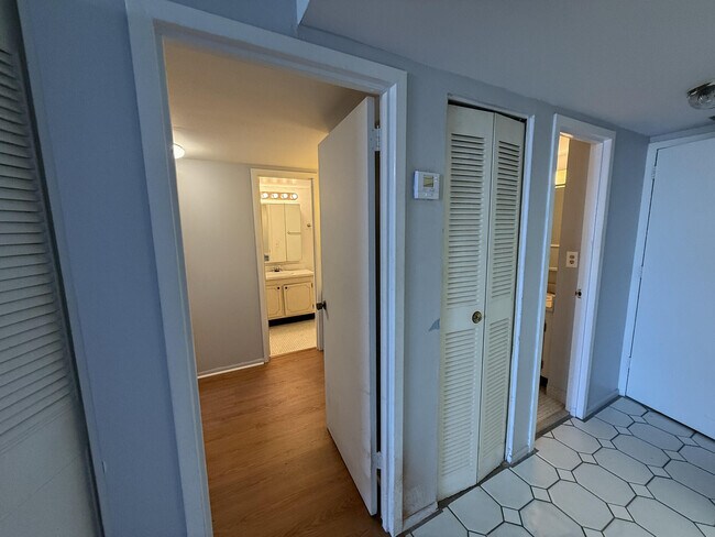 Building Photo - 13155 Ixora Ct