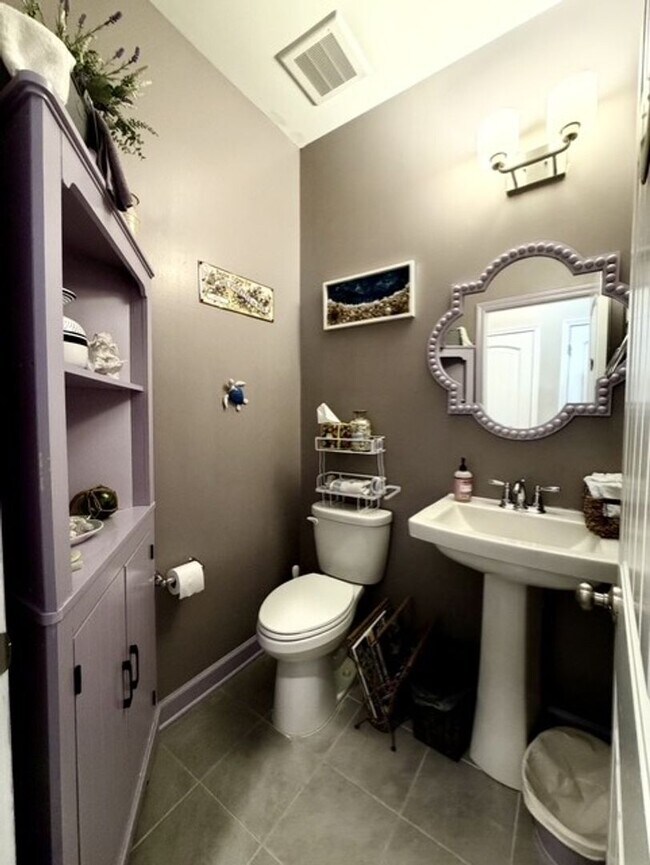 Building Photo - 3016 Goldenaster Ct