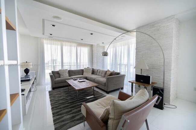 Building Photo - 50 Biscayne Blvd