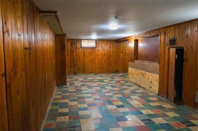 Building Photo - 10131 Cabot Dr