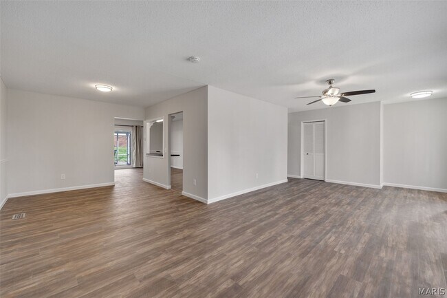 Building Photo - 4649 McIlroy Dr