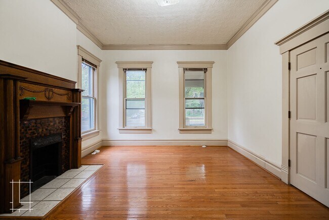 Building Photo - 836 Neil Ave