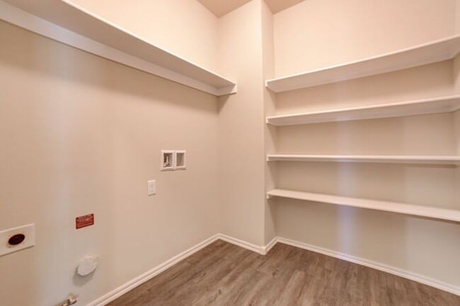 Building Photo - 3/2/2 Luxury Patio Home!