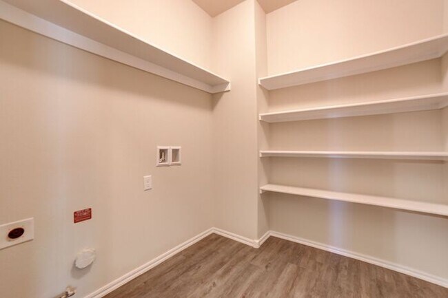 Building Photo - $500 Move In Special! 3/2/2 Luxury Patio Home!