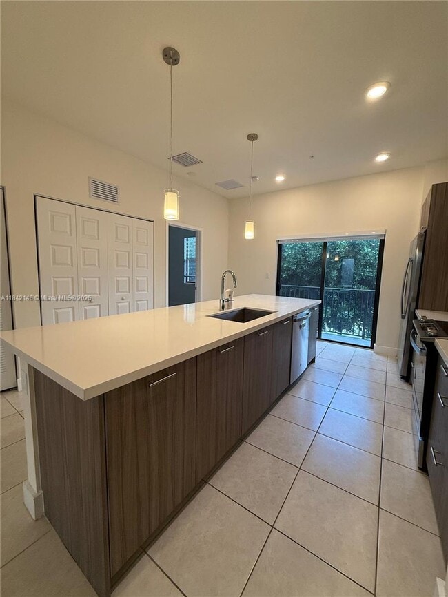 Building Photo - 8005 NW 104th Ave