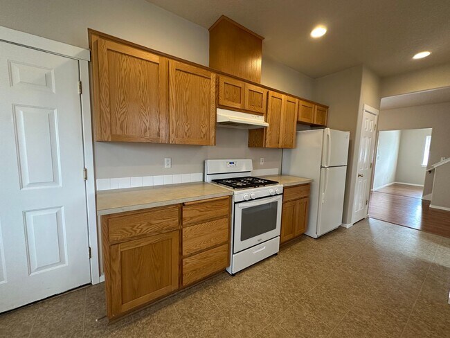 Building Photo - S0476