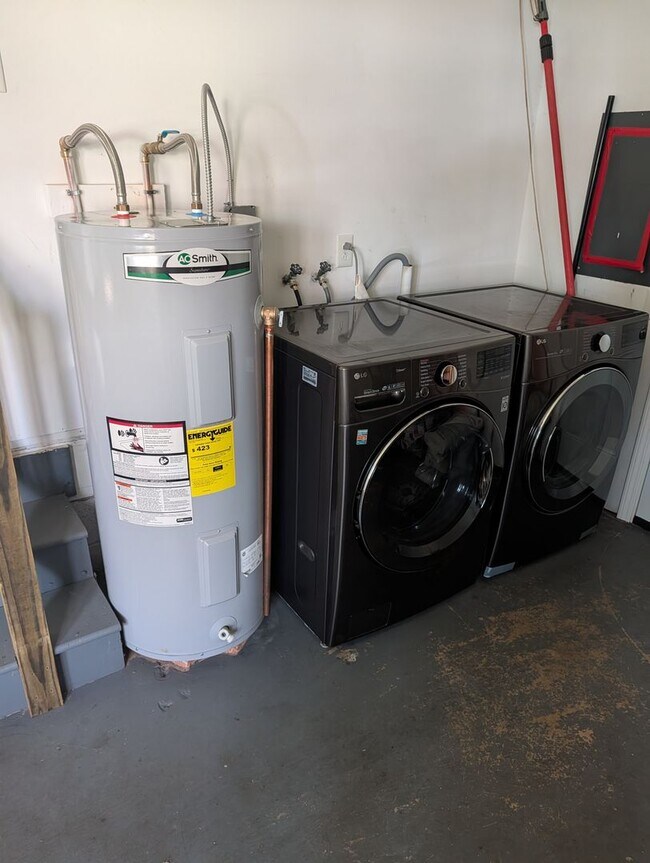 Building Photo - POCAHONTAS VILLAGE