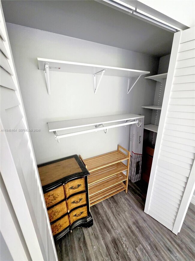 Building Photo - 17021 N Bay Rd