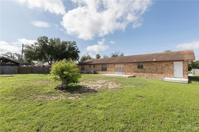 Building Photo - 23 Palenque Dr