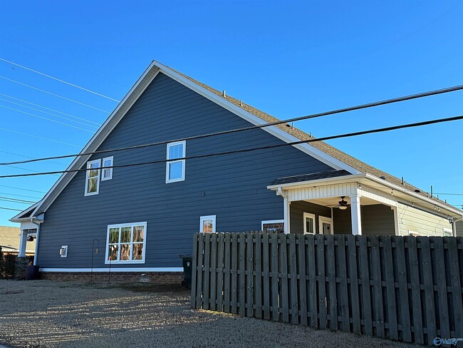 Building Photo - 4260 Sullivan St