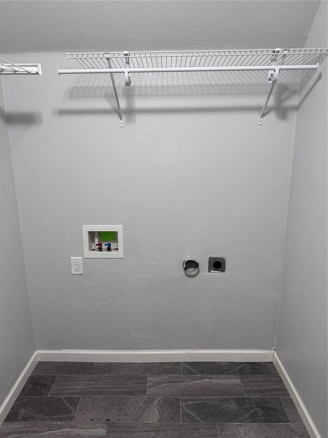 Building Photo - 2201 Buena Vida Ln