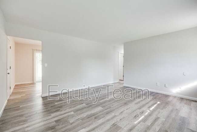 Building Photo - 9609 Helmsley Way