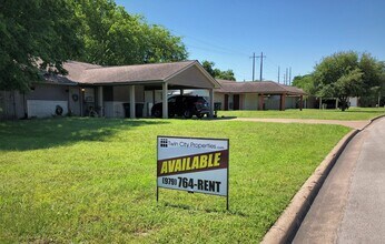 Building Photo - 3602 Major St