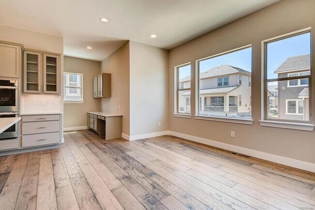 Building Photo - High End 4 Bed 5 Bath House in the Anthem ...