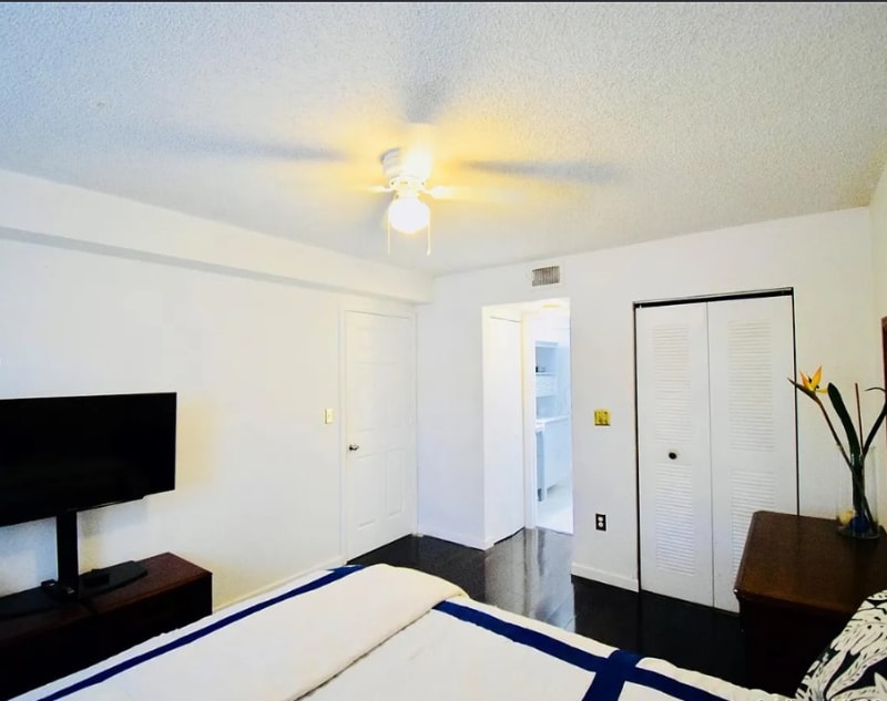 Building Photo - 2881 N Oakland Forest Dr