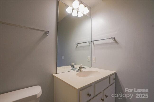 Building Photo - 14746 Via Sorrento Dr