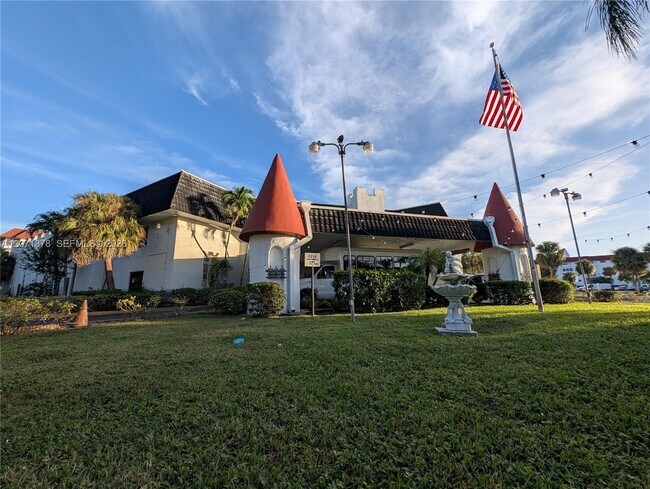 Building Photo - 4801 NW 22nd Ct