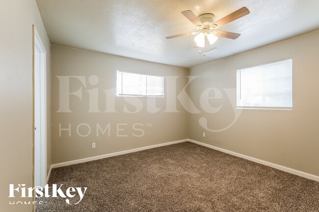 Building Photo - 1308 W Elm St