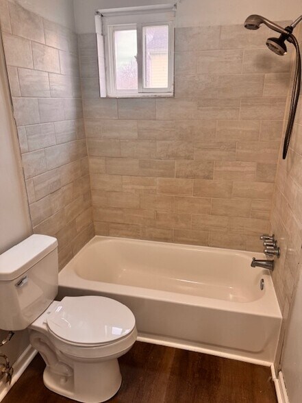 Building Photo - 1414 Chestnut St