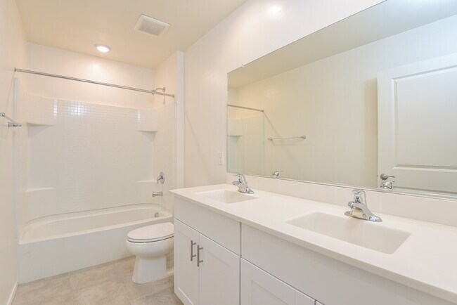 Building Photo - 11219 S Weismann Dr