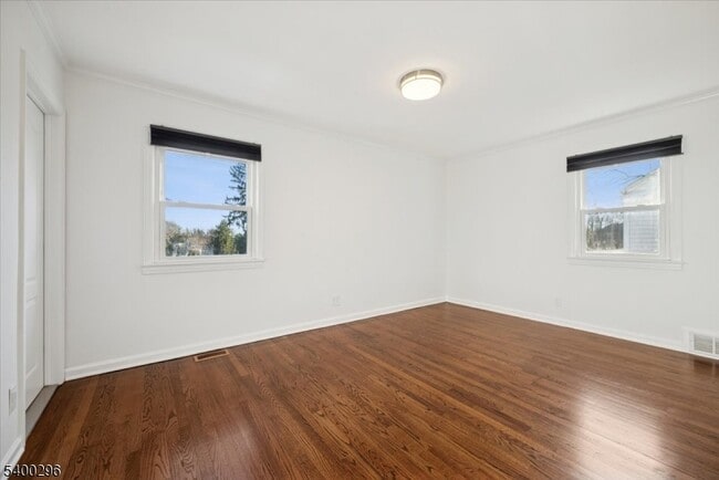 Building Photo - 272 Mt Kemble Ave