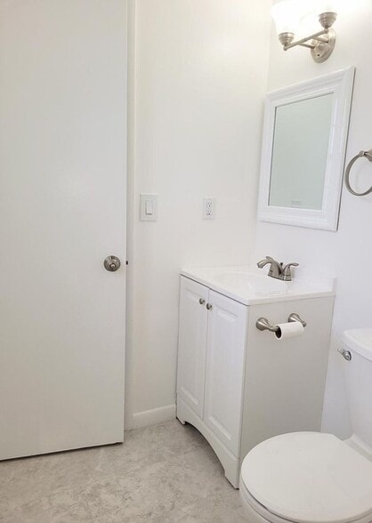 Building Photo - 1605 40th Ave