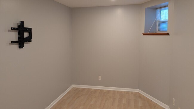 Building Photo - 429 E 45th Pl