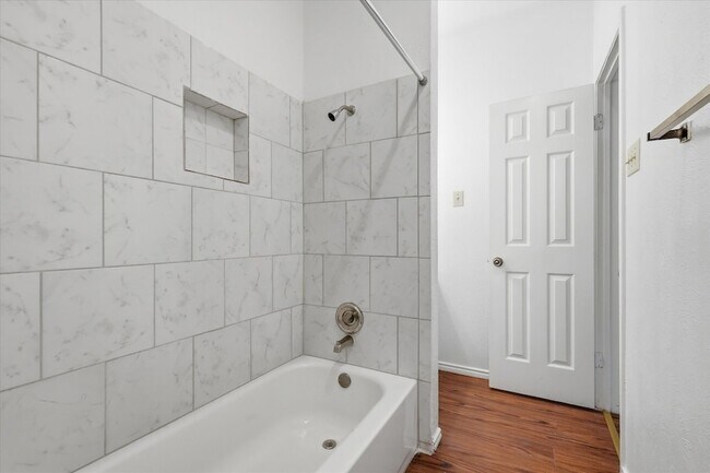 Building Photo - 9600 Royal Ln