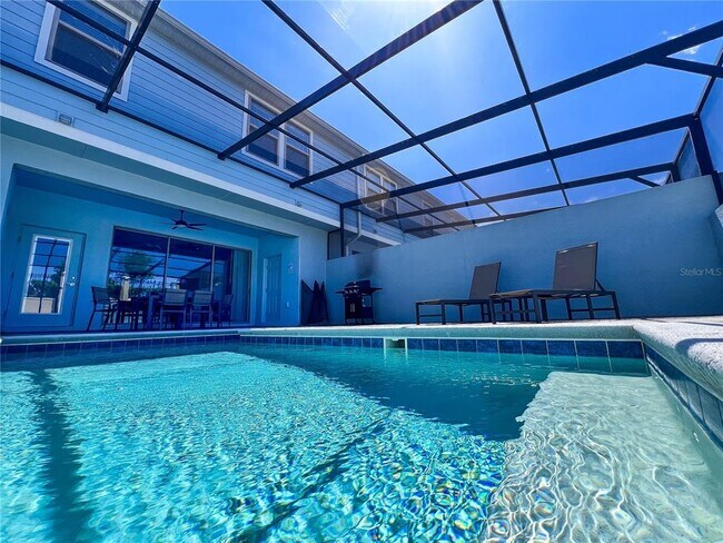 Building Photo - 2442 Dubai St