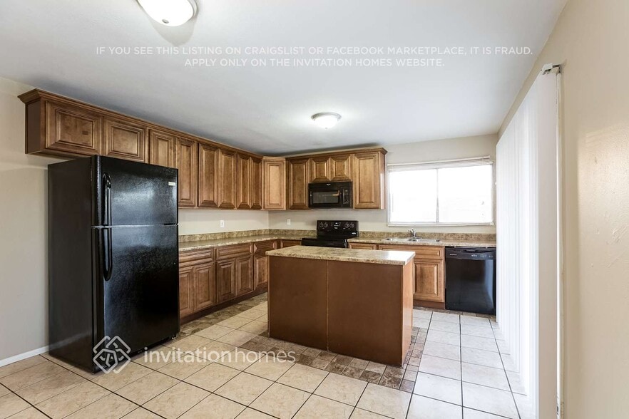 Building Photo - 4603 W Luke Ave