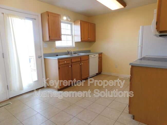 Building Photo - 1605 4th St