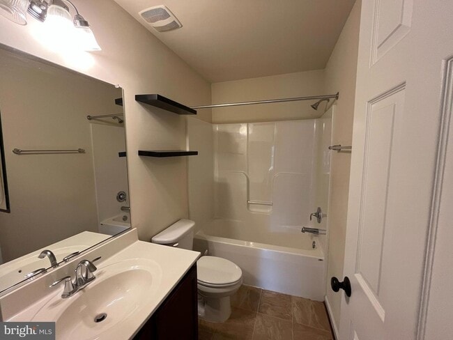 Building Photo - 47 Summerfield Ln