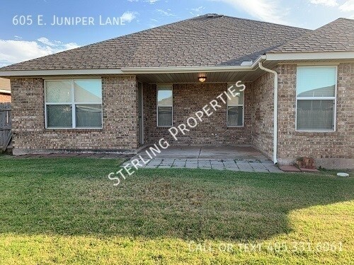 Building Photo - 605 E Juniper Ln