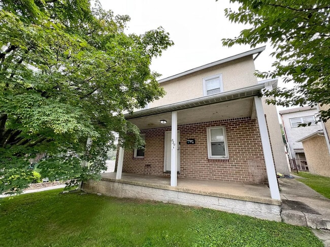 Primary Photo - 829-833 Conestoga Road