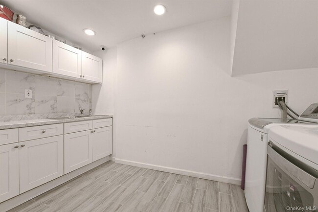 Building Photo - 2 Cherrywood Ln