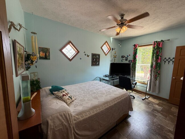 Building Photo - 1630 Camp Hohn Dr