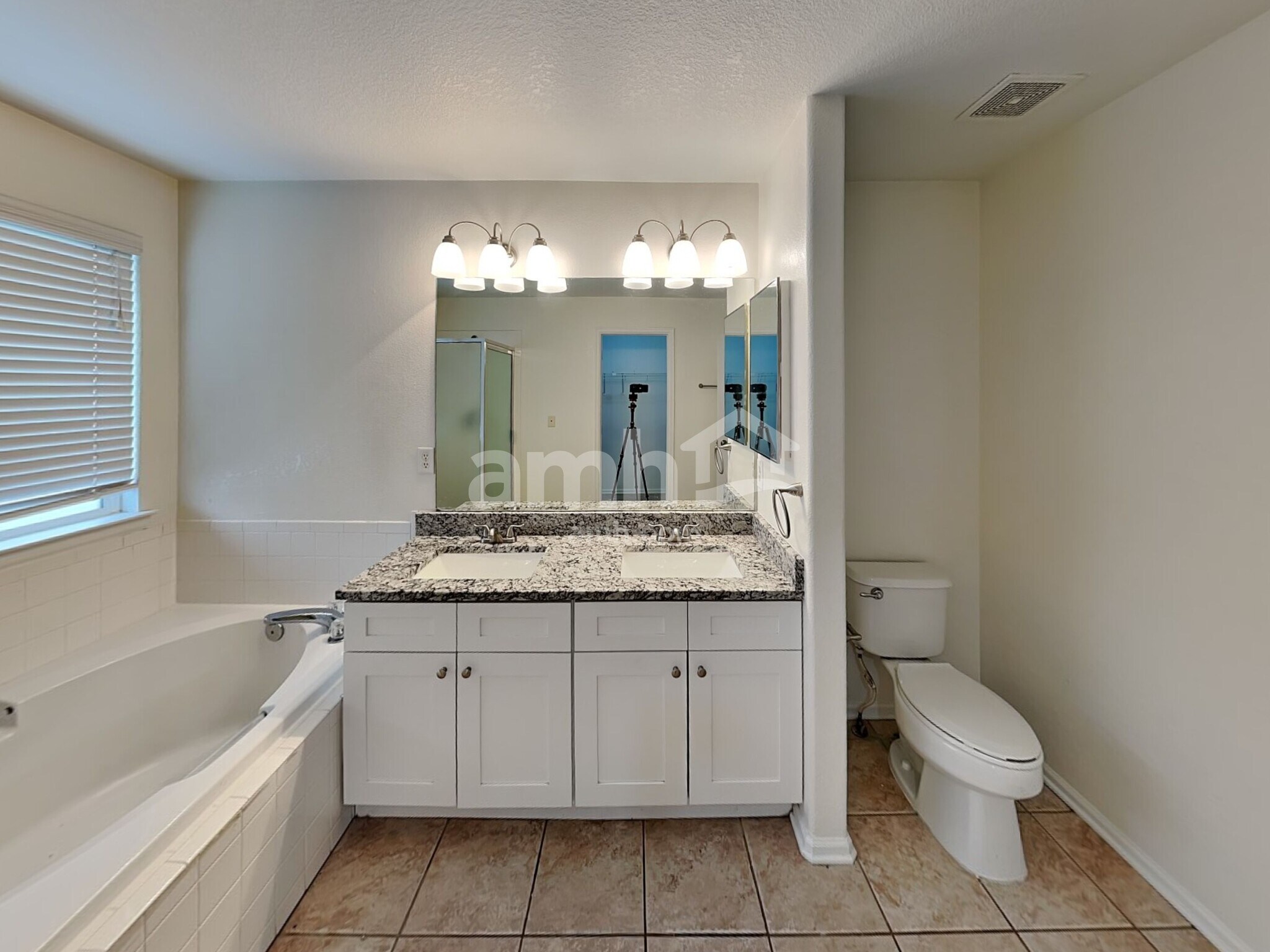 Building Photo - 5479 S Shawnee Way