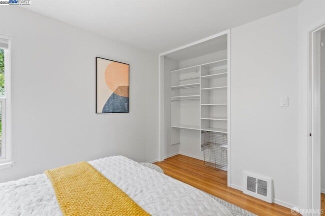 Building Photo - 378 Mangels Ave