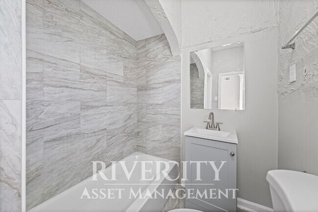 Building Photo - Step into a piece of Memphis history with ...