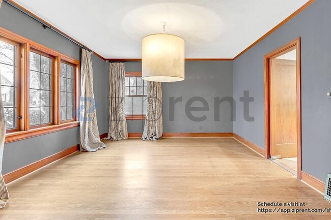 Building Photo - 3010 SE Lambert St