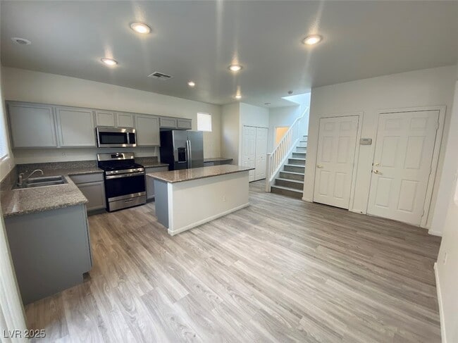 Building Photo - 6736 Twisted Wood Dr