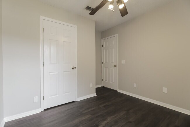 Building Photo - 618 Brooke Ct