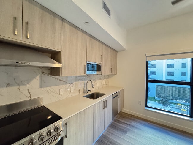 Building Photo - 413 NW 6th St